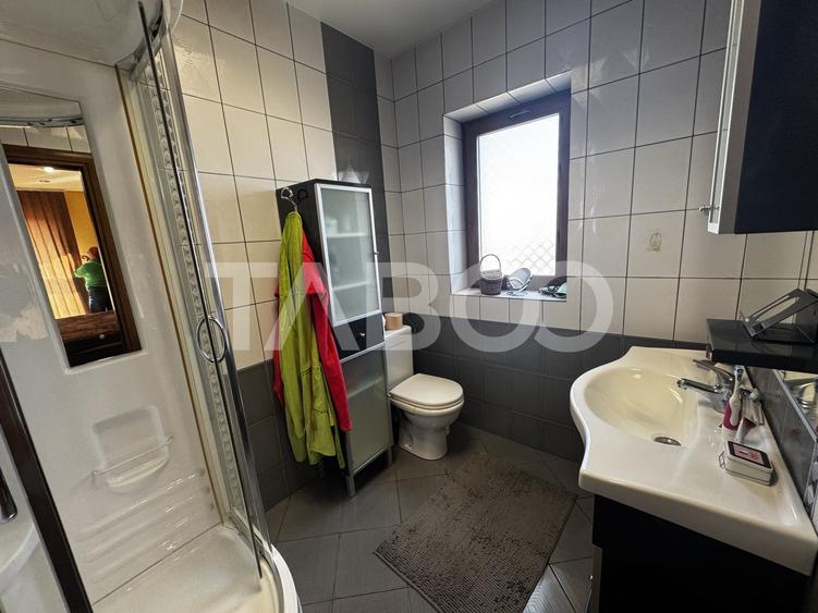 Duplex cu 5 camere cu Canalizare în Turnișor