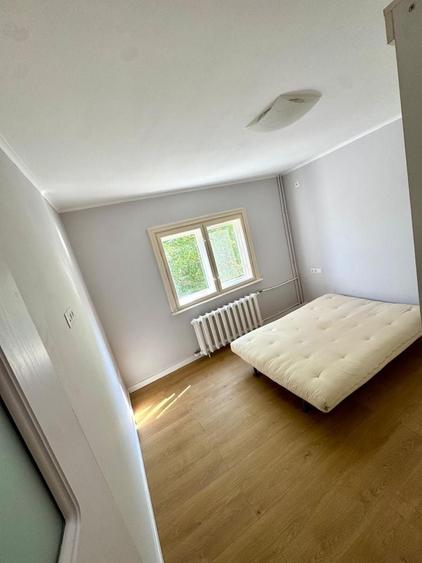 Apartament cu 3 camere decomandat în Decebal