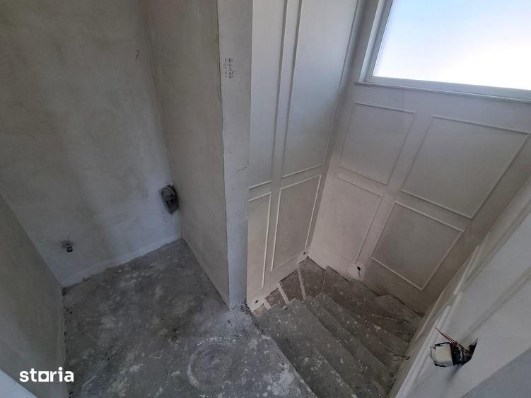 Casă cu 4 camere cu Canalizare în Central