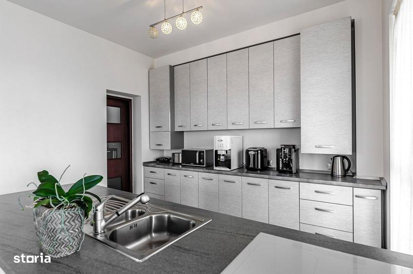 Casă cu 6 camere cu Teren 994 Mp în Central