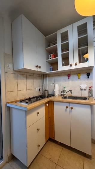Apartament cu 2 camere semidecomandat, mobilat în Universitate