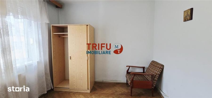 Apartament cu 3 camere decomandat în Cetate
