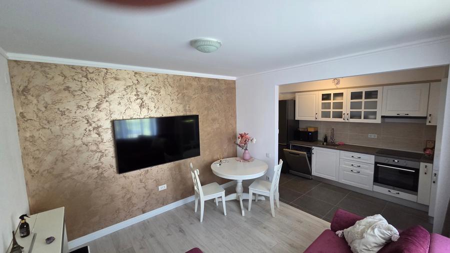 Apartament cu 3 camere decomandat în Nord