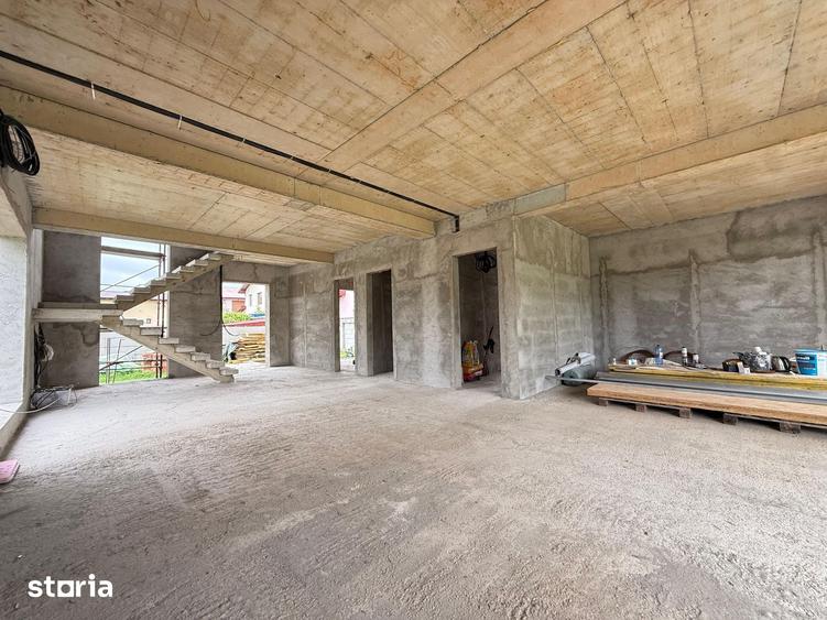 Casă cu 5 camere cu Teren 1040 Mp în Central