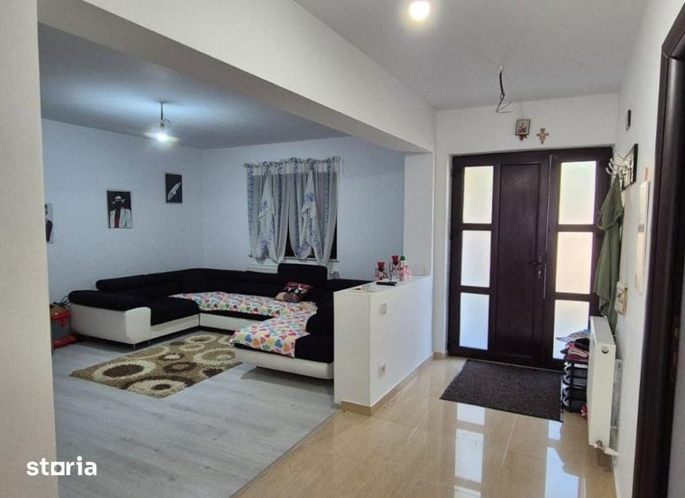 Casă cu 3 camere cu Teren 450 Mp în Bârnova