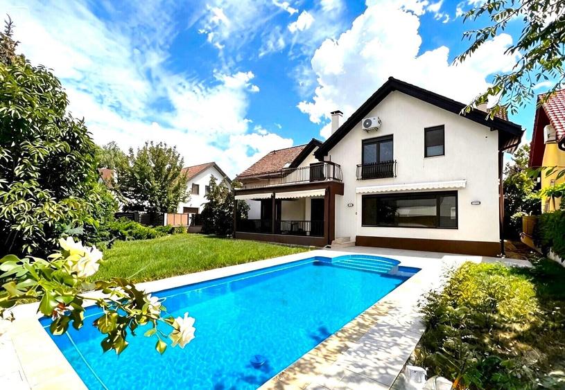 Casă individuală cu 7 camere cu Piscina în Iancu Nicolae