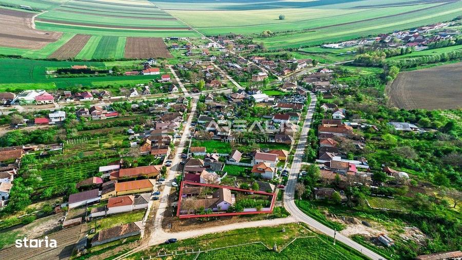 Casă cu 4 camere cu Teren 1370 Mp în Bodrogu Nou