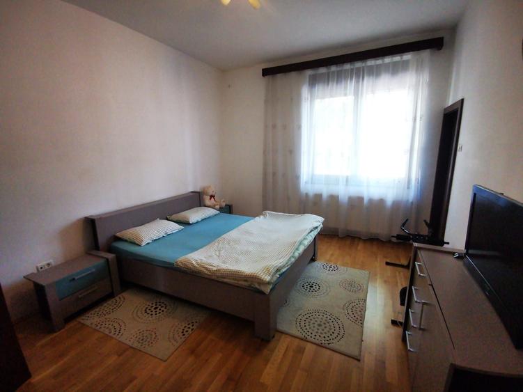 Casă cu 6 camere cu Canalizare în Bogdăneștilor