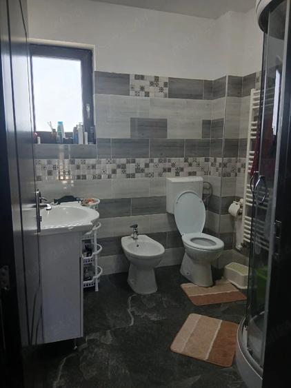 Casă cu 3 camere cu Teren 1000 Mp în Central