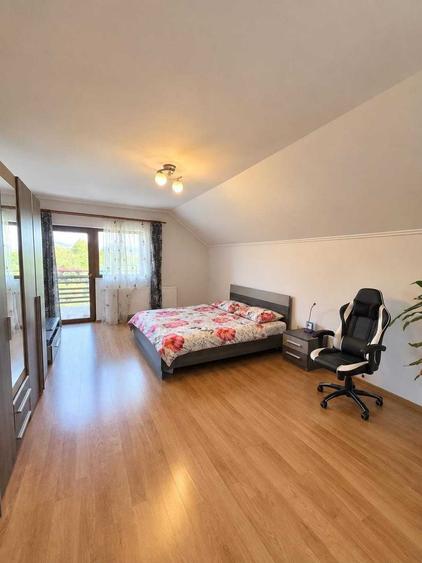 Casă cu 4 camere în Săsar