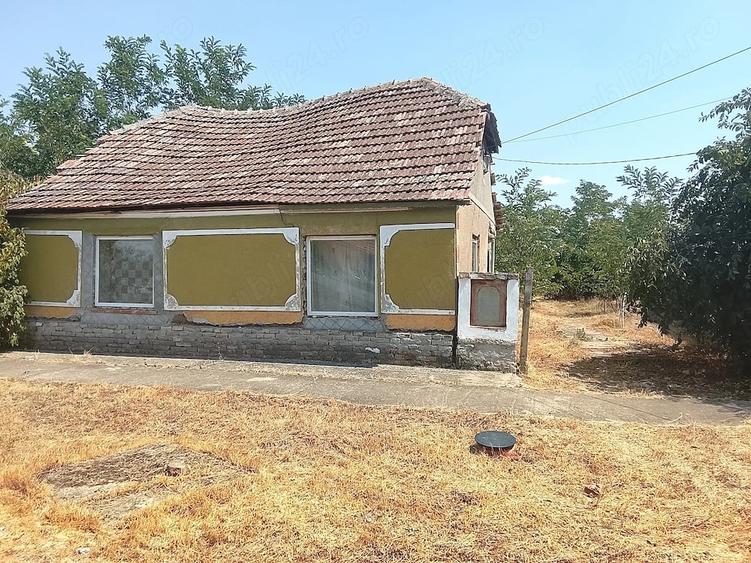 Teren de 1600 mp, în Bulgăruș