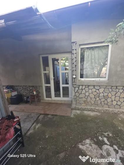 Casă cu 4 camere cu Teren 1400 Mp în Boldești