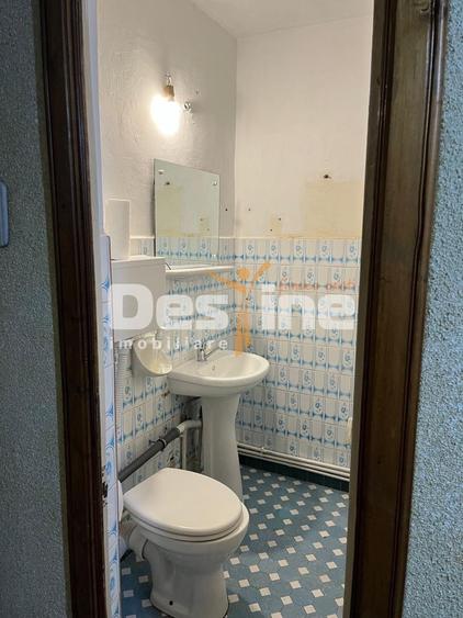 Apartament cu 3 camere decomandat în Podul de Fier