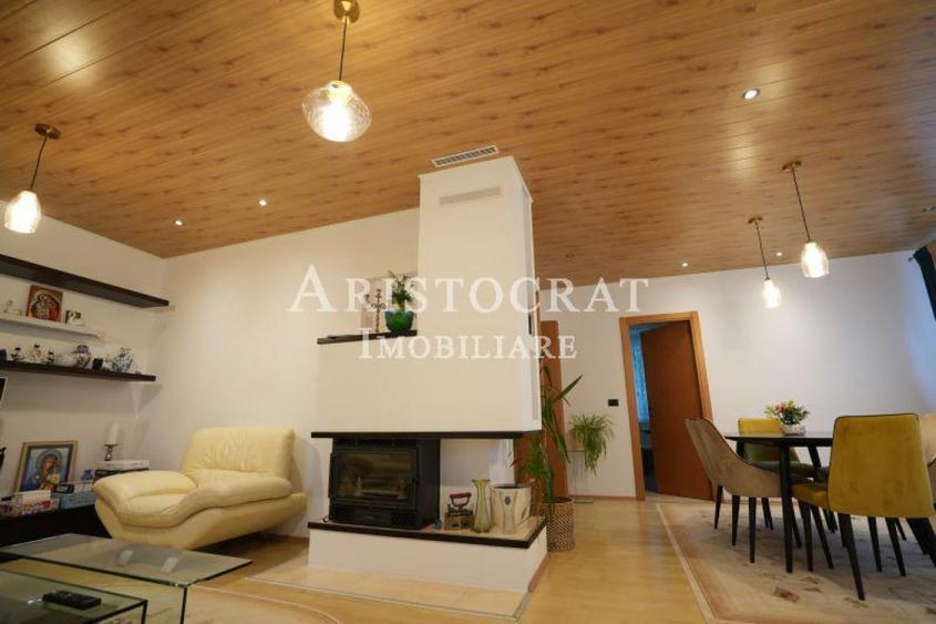 Casă cu 5 camere cu Teren 450 Mp în Corbeanca