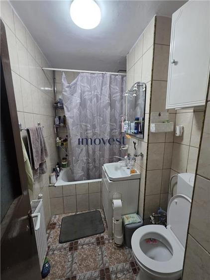 Apartament cu 3 camere decomandat în Micro 16