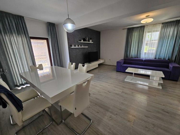 Casă cu 4 camere cu Teren 100 Mp în Domnești