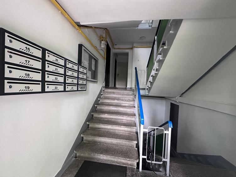 Apartament cu 3 camere decomandat în Drumul Taberei