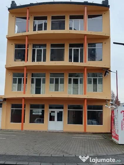 Spațiu comercial, de 300 mp, în 7 Noiembrie