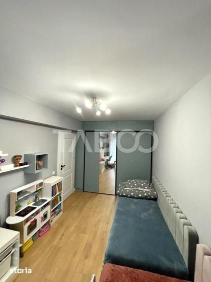 Apartament cu 3 camere semidecomandat în Zorilor