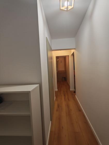 Apartament cu 3 camere semidecomandat în Drumul Taberei