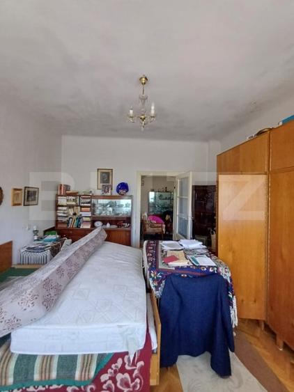 Casă individuală cu 7 camere cu Canalizare în Nord-Vest