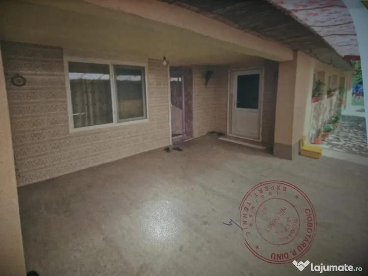 Casă cu 3 camere în Valea Roșie