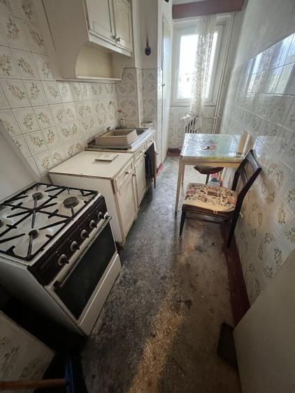 Apartament cu 3 camere nedecomandat în Exterior Vest