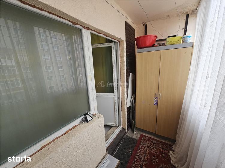 Apartament cu 3 camere, mobilat în Central