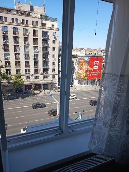 Garsonieră decomandată în P-ța Romană