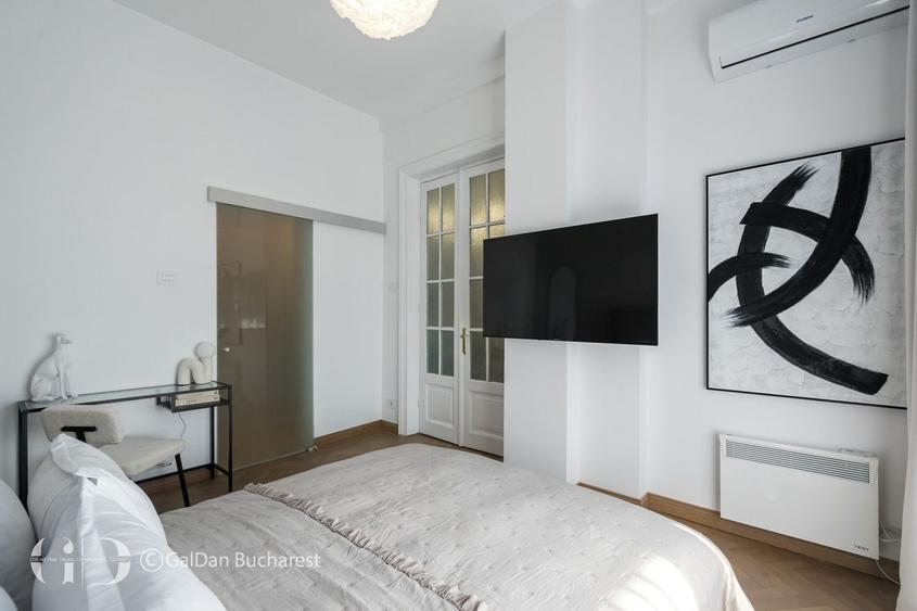 Apartament cu 5 camere, mobilat în Calea Victoriei