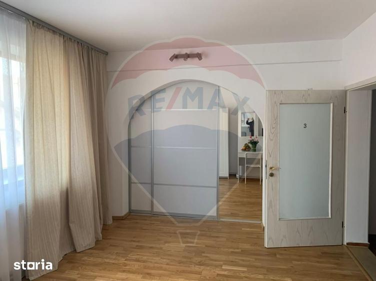Spațiu comercial, de 393 mp, în Ștrand