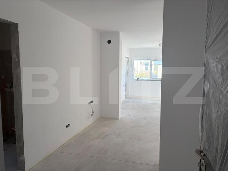 Apartament cu 3 camere semidecomandat în Iris