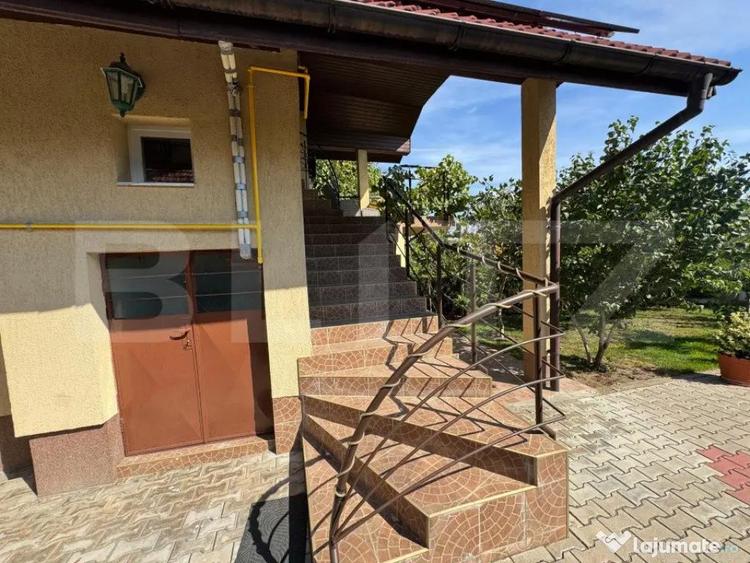 Casa, zona 0, vedere panoramica spre santurile Cetatii pre - 9