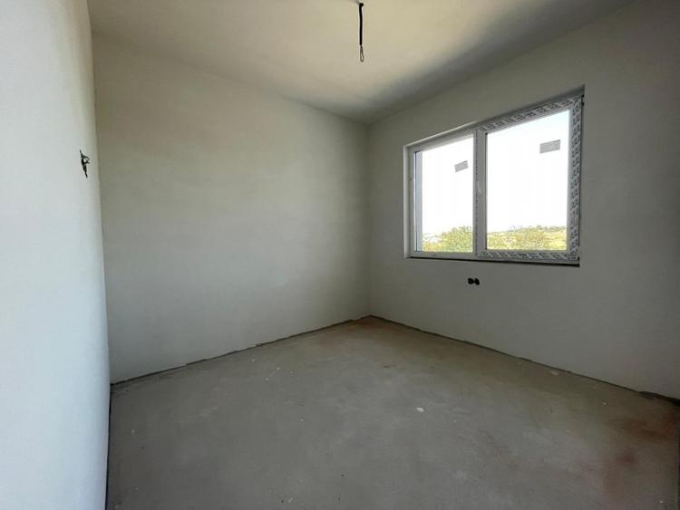 Duplex cu 6 camere cu Canalizare în Borhanci