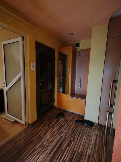 Apartament cu 3 camere decomandat în Micro 16