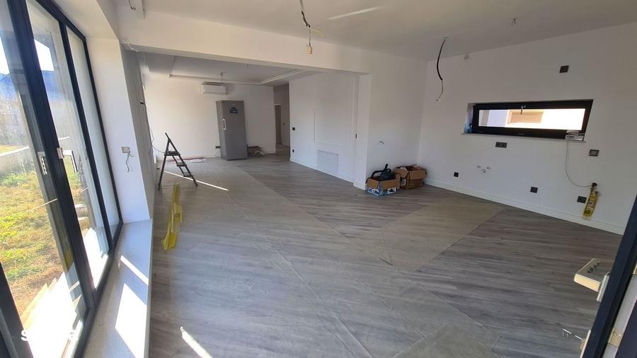 Casă cu 4 camere în Nord