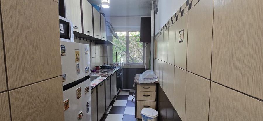 Apartament cu 2 camere semidecomandat în Brâncoveanu