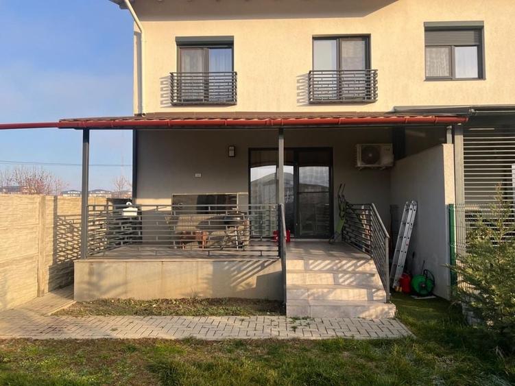 Casă cu 3 camere cu Teren 220 Mp în Girocului