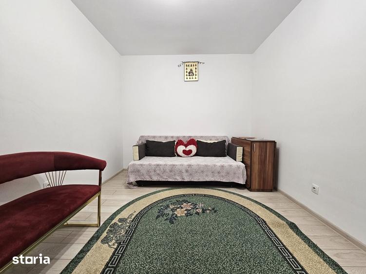 Casă cu 5 camere cu Teren 250 Mp în Cățelu