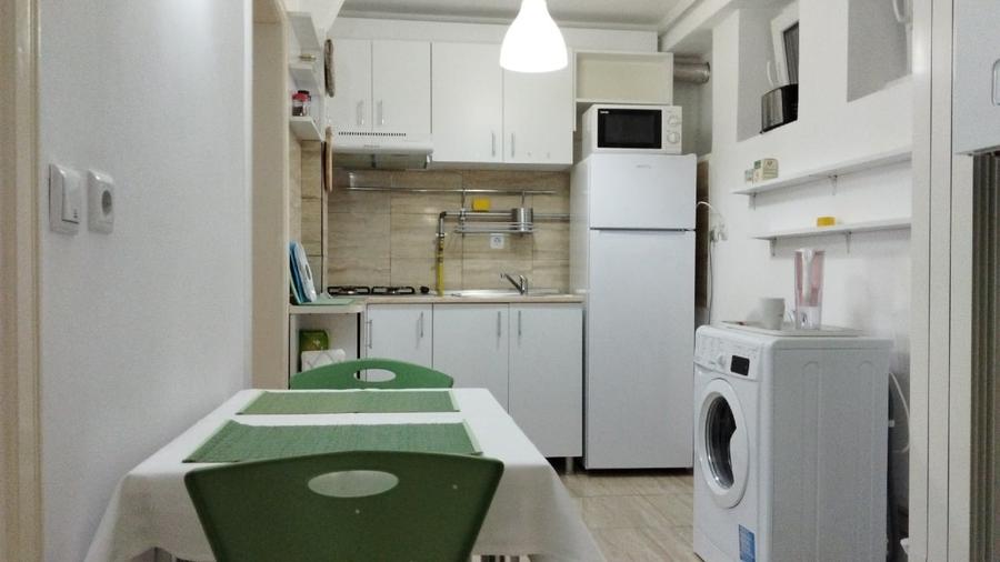 Inchiriez Apartament cu Doua Camere pe Termen Lung in Zona Centrala - 4