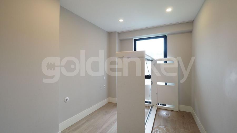 Apartament cu 4 camere semidecomandat, mobilat în Pipera