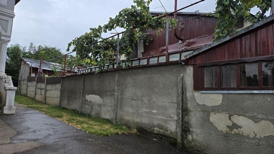 Casă cu 3 camere cu Teren 161 Mp în Central