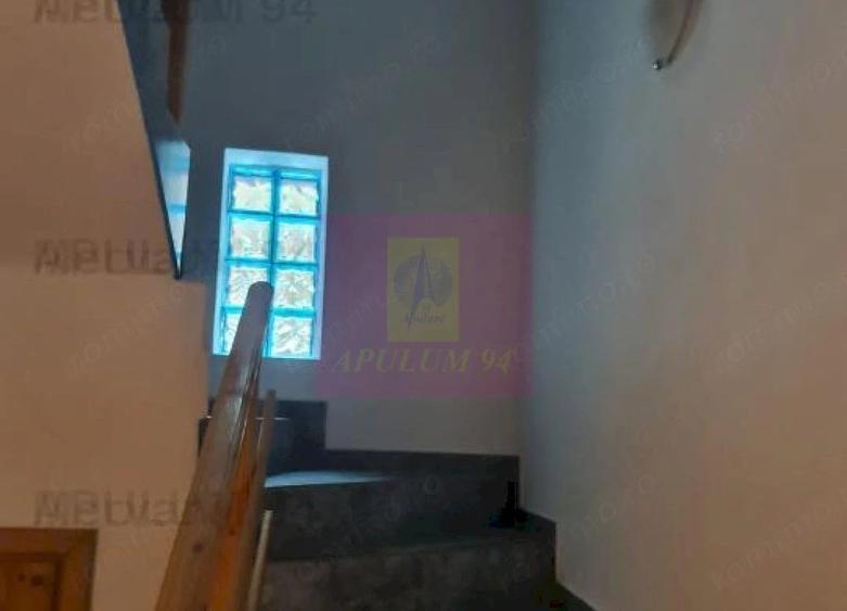 Casă cu 6 camere cu Teren 340 Mp în Cumpătu