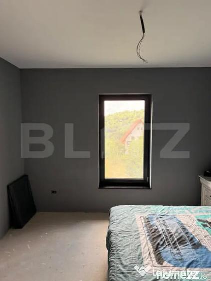 Casă cu 4 camere cu Teren 4150 Mp în Cheile Râșnoavei