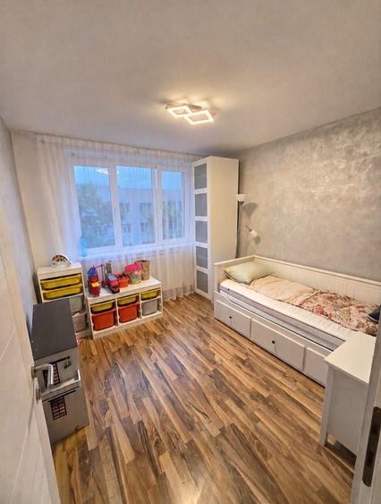 Apartament cu 3 camere decomandat în 1 Decembrie 1918