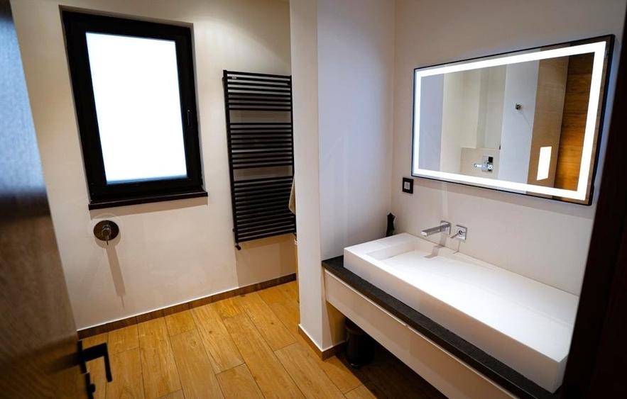 Casă cu 6 camere cu Teren 280 Mp în Floreasca
