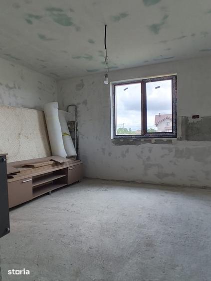 Casă cu 4 camere cu Teren 508 Mp în Ulmi