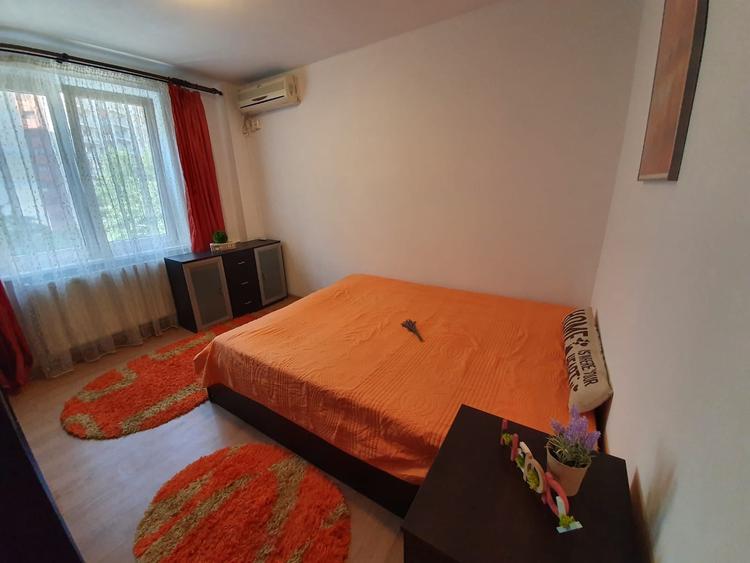 Apartament cu 4 camere decomandat în Lujerului