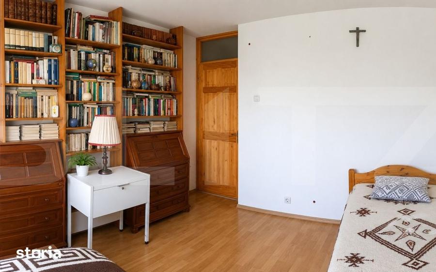 Apartament cu 3 camere decomandat în Lenin