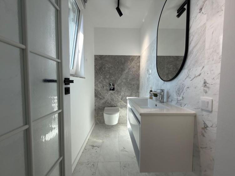Penthouse cu 4 camere decomandat, mobilat în Pipera